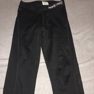 Black Nike leggings
